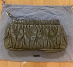 ミュウミュウmiumiuクラッチバッグ ポーチ カーキ プラダ