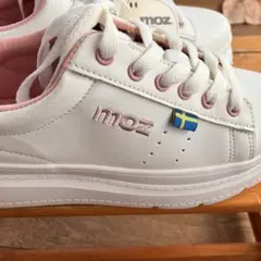 moz ホワイト スニーカー