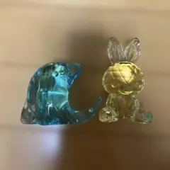 クリスタル製ウサギといるかの置物セット