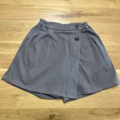 Bebe チャコールグレー ボタン付きラップスカート130cm