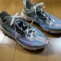 NIKE REACT ELEMENT 軽量ランニングシューズ