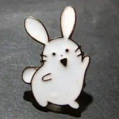 白色 ウサギ うさぎ 兎 ピンバッジ ピンズ ラペルピン ブローチ