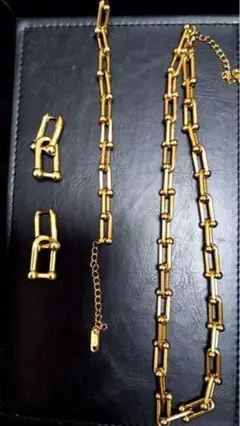 ステンレス 繋ぎ U字型 ピアス チェーン ゴールド 3Way