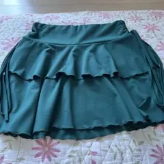 ダークグリーン フリル付き テニススカート