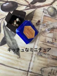 キッチュなミニチュア　ハンドメイド　ミニチュアスイーツ　チョコレート　香水瓶
