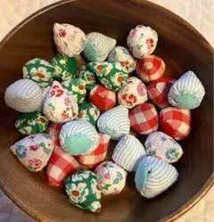 【ハンドメイド】見立て遊びしずく型手作りおもちゃ布おもちゃおままごと具材32個
