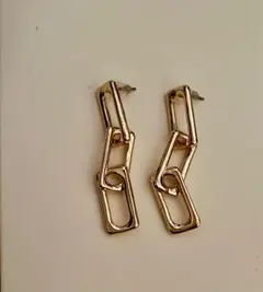 ゴールドリンクチェーンピアス