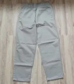GU ベージュ チノパン