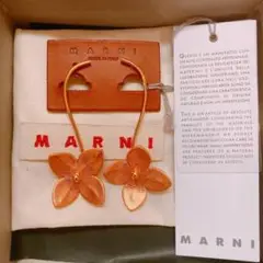 marni マル二　ホワイトマーブルスクエアピアス marni マル二 ホワイトマーブルスクエアピアス - メルカリ