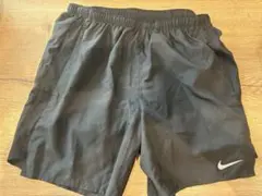 Nike ブラック ハーフパンツ