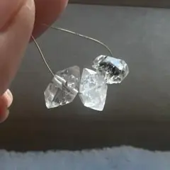 ハンドメイド素材　パーツ ハーキーマーダイヤモンド　原石 穴空き
