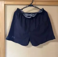 Under Armour ネイビーショートパンツ