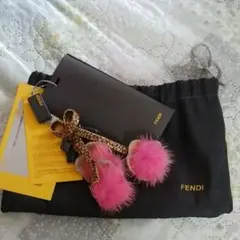 FENDI ブローチ