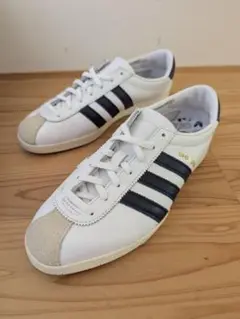 美品！アディダス SHIBUYA IH1306 渋谷 25.5