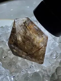ルチル入り❣️スモーキークォーツ　フリーカット