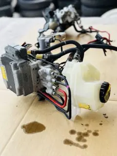ABSアクチュエーター ZVW30 ブレーキブースターポンプ付 動作確認済