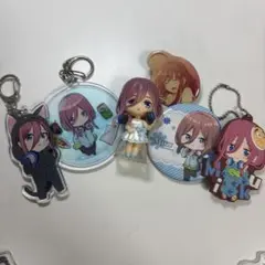 五等分の花嫁 三玖 グッズ アクキー 缶バッジ ミニフィギュア 五月 ピンバッジ