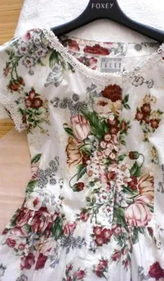 ♪新品　IKUKO　フラワープリント フレンチスリーブ　ワンピース　花柄　前全開