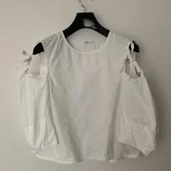 Another Edition ホワイトオフショルダー七分袖シャツ