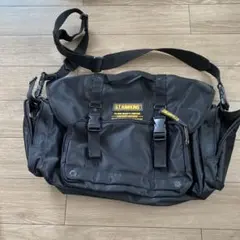 GT HAWKINS ブラック ショルダーバッグ
