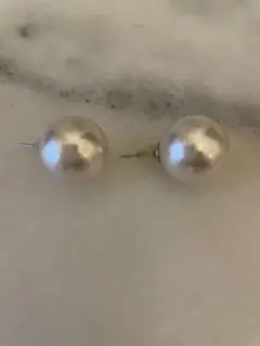 ホワイト　パールピアス 大粒　約1.5cm