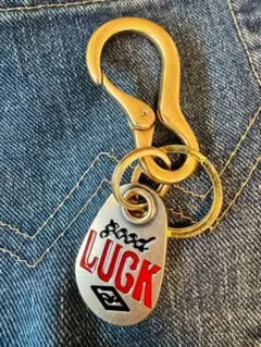 真鍮 　 good LUCK 赤 ゴールドキーホルダー