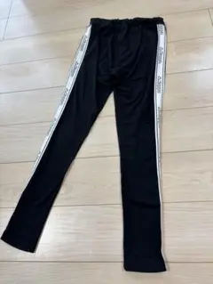 Kappa ロゴ入りストライプ黒レギンス