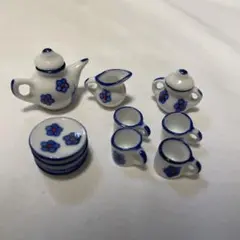 ミニチュア　ティーセット 青い花模様