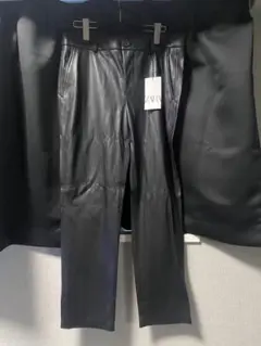 ZARA フェイクレザーパンツ