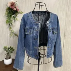 サマーセール☆ELLE デニムジャケット クロップド丈刺繍、チャーム付き
