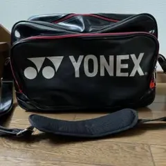 YONEX エナメルバッグ