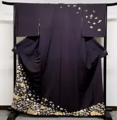 深い紫色の宝尽くし柄の付け下げ 着物