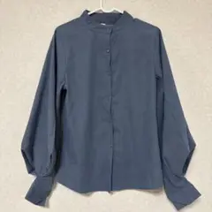 青 長袖シャツ
