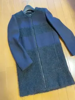 majeノーカラーロングコート