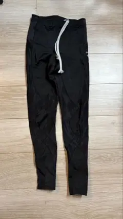 スポーツパンツ
