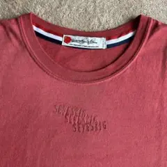 SEVESKIG 赤色 刺繍ロゴ Tシャツ