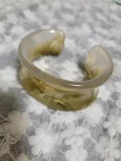 アンティカ　バングル