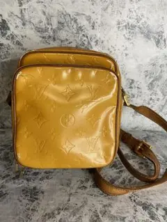 LOUIS VUITTON ルイヴィトン ショルダーバッグ ヴェルニ