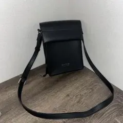 ショルダーバッグ　レザー