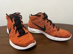 NIKE フライニットチャッカ
