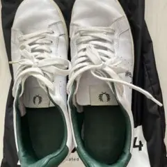 Fred Perry ホワイトスニーカー