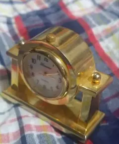 D6261 2点500円！ 小さな置き時計 新品電池 ゴールド デスククロック