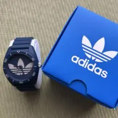 adidas 腕時計　サンティアゴ　ネイビー色　新品電池に交換済　希少色　紺色