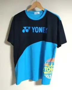 【美品】YONEX　メンズ　半袖Tシャツ　ロゴデザイン　黒×青　O　XL