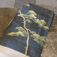 松模様の訪問着 濃紺