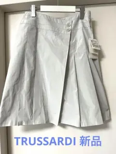 新品　TRUSSARDI スカート　Mサイズ