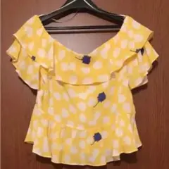セール❣️新品タグ付★ZARAザラ★フリルオフショルダートップス