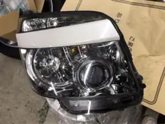 トヨタ VOXY ZRR70W 070 パールホワイト 右ヘッドライト