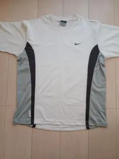 Nike Sphere Dry Mサイズ トップス ホワイト/グレー