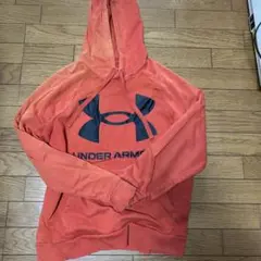 UNDER ARMOUR パーカー　赤